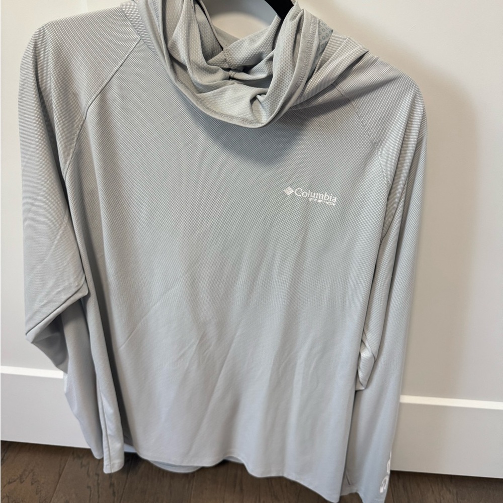 Columbia PFG Soft Gray Pullover with built in neck gaiter.